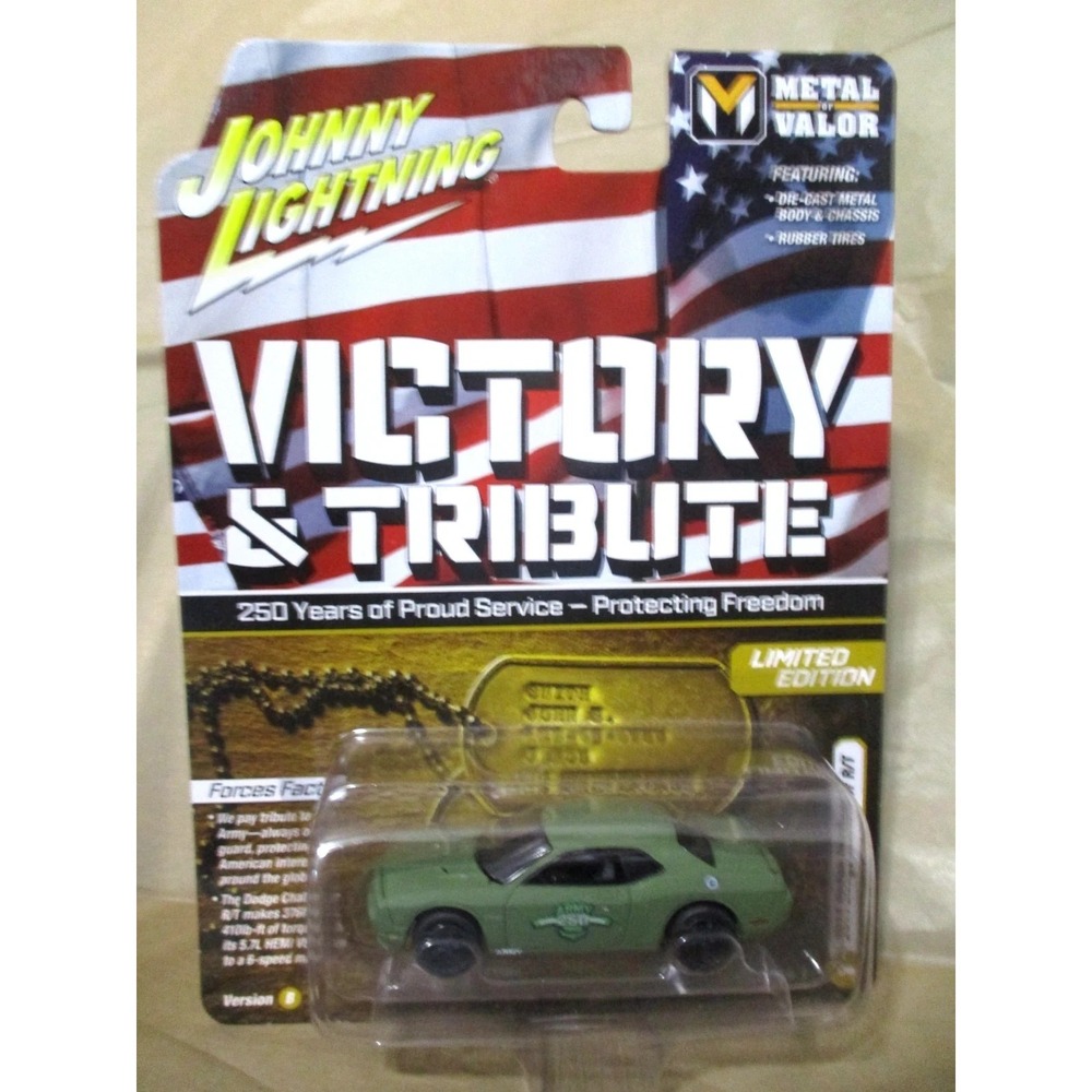 Johnny Lightning Army 250 years  2014 Dodge Green Challenger R/T  Version B